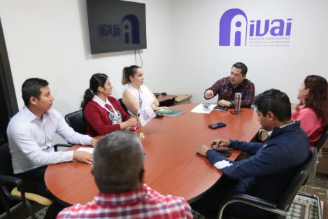 El Comisionado Presidente del Instituto Veracruzano de Acceso a la Información y Protección de Datos Personales (IVAI), David Agustín Jiménez Rojas, se reunió con la Doctora Guadalupe Díaz del Castillo Flores, Directora de Salud Pública, con el fin de mejorar los canales de transparencia, así como refrendar la inclusión y compromiso de la Secretaría de Salud.

