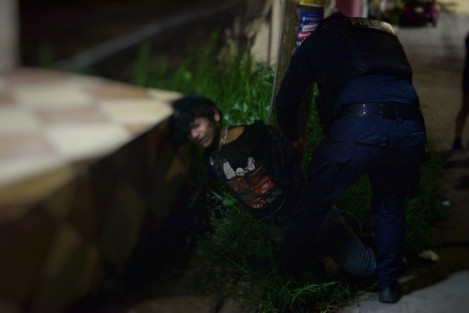 Fue la noche de ayer cuando lograron capturar a una persona quien tenía en su posesión algunas pertenencias de los vecinos, e incluso algunas drogas. 