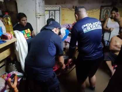 A través de redes sociales, el Gobernador Cuitláhuac García dio cuenta de que con la activación del plan DN-III de la SEDENA, plan Tajín de la SSP, Marina y las tareas de Protección Civil estatal y municipal, desde anoche y hoy, se siguen atendiendo las afectaciones por lluvia intensa en varias colonias de la zona baja de Minatitlán.