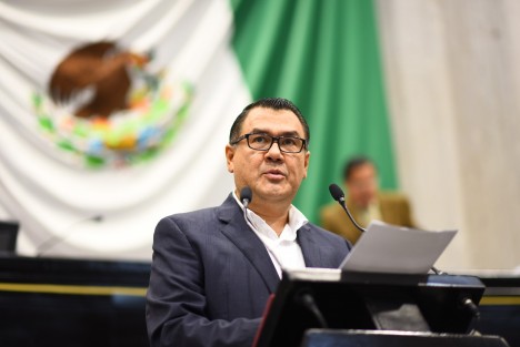 El diputado Othón Hernández Candanedo presentó ante el Pleno la propuesta de Ley de Evaluación para el Bienestar del Estado de Veracruz y sus Municipios.

