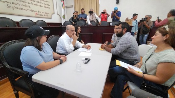 En Xalapa se respetan las demandas y las expresiones ciudadanas, pero también es necesario el impulso a obras de infraestructura que mejoren la calidad de vida de las personas, aseveró el presidente municipal Ricardo Ahued Bardahuil, sobre la construcción de un puente vehicular en la avenida Lázaro Cárdenas.