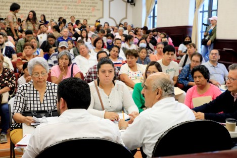 Con el objetivo de conformar una lista de proyectos ejecutivos para su análisis y planear el Programa General de Inversión (PGI) 2024, el presidente municipal de Xalapa, Ricardo Ahued Bardahuil encabezó una jornada de audiencias ciudadanas. 