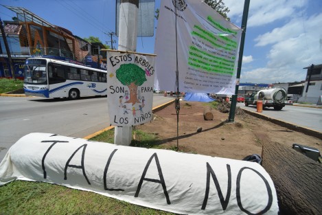 Opositores a la construcción del puente sobre Lázaro Cárdenas dijeron que es ilegal el reinicio de la obra, pues su amparo sigue en pie.