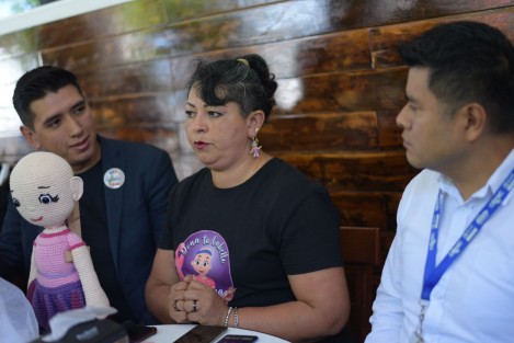 La representante de la fundación Dona Tu Cabello, Sofía Dona una Ilusión, Griselda Acosta, convocó a la ciudadanía a asistir este domingo al parque Juárez de Xalapa, de 9:00 a 17:00 hrs., al Trenzatón por la Ilusión. 
