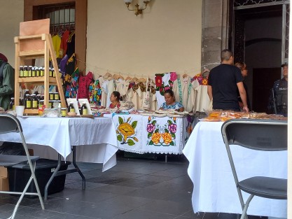 Menos manualidades y más artesanía este fin de semana en los bajos del Palacio de Gobierno y el parque Juárez, de nuestro estado y de otros.  
