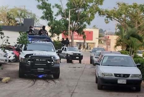 Reportes de vecinos de varias zonas de la ciudad de Poza Rica, Ver., llevaron al hallazgo este domingo 13 de agosto, de varias hieleras conteniendo restos humanos. Hasta el momento se desconoce el número e identidad de personas ultimadas, así como los responsables de tales hechos.