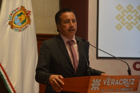  El gobernador Cuitláhuac García celebró el éxito de la principal línea de gobierno propuesta por el presidente Andrés Manuel López Obrador: primero los pobres, pues en el periodo 2018-2022 Veracruz redujo 11.15%  la pobreza en general, 9.4 la moderada y 15.8 la extrema, siendo la entidad del país con más avance por el número de habitantes.