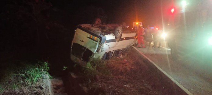 Trágico fin de semana fue el pasado para el grupo de jóvenes cristianos Altar Worship, quienes sufrieron un accidente en el kilómetro 28+500 de Aunado a ello, parte de su equipo fue sustraído del lugar del accidente. Foto: Juan Manuel Jiménez García/Alerta MX/Las Choapas, Veracruz 