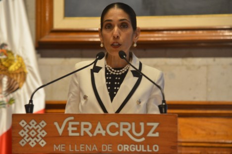 La Fiscal General del Estado, Verónica Hernández Giadáns, informó que ayer domingo, se iniciaron las carpetas de investigación respectivas en relación a los hechos suscitados en dos inmuebles de la ciudad de Poza Rica, en los que se encontraron elementos anatómicos humanos en el interior de congeladores.