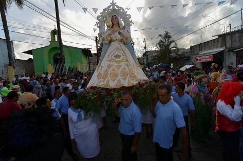 Miles de personas se dieron cita en las fiestas de La Asunción de Nuestra Señora en el municipio de Teocelo, Veracruz, las cuales iniciaron el pasado 10 de agosto y culminarán el próximo 16. La mayoría de visitantes provenientes de la Ciudad de México, Puebla, Xalapa, Orizaba y Puerto de Veracruz. 
