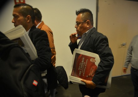 Durante el pronunciamiento de los 80 alcaldes en contra de jueves federales fue repartido un periódico con la imagen del secretario Eric Cisneros promoviendo la cultura afroveracruzana, para aquellos que no han hallado el libro en ninguna librería. 
