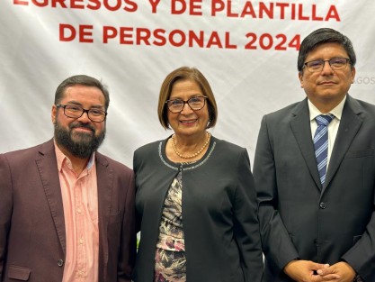 La diputada Margarita Corro Mendoza, al recibir a las y los participantes del curso Proyectos de Ley de Ingresos, Presupuestos de Egresos y de Plantilla de Personal 2024, dirigido a titulares de Presidencia y Tesorería de los 212 municipios del estado.