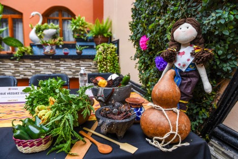 Para responder a la pregunta más realizada por un turista sobre el alimento típico de cualquier ciudad que visita, el Ayuntamiento invita a participar en la convocatoria: En busca del platillo representativo de Xalapa. 