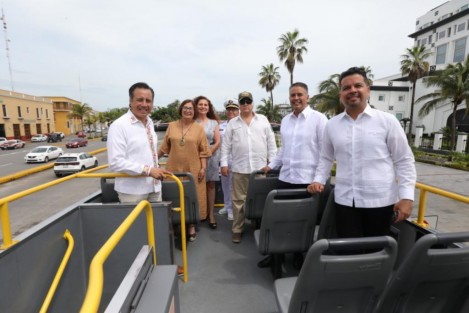 En compañía del Secretario de Turismo Federal, Miguel Torruco Marqués; Almirante Raúl Pérez Vázquez, Comandante de la Tercera Región Naval; Dip. Margarita Corro Mendoza, Presidenta de la Mesa Directiva del Congreso Local; Mtro. Iván Francisco Martínez Olvera, titular de SECTUR Estatal; y la Ing. Virginia Moreno Villalvazo, Gerente General Regional Golfo - Centro Mobility ADO, el Gobernador Cuitláhuac García firmó en el Puerto de Veracruz el Convenio General de Coordinación entre SECTUR Federal y el Gobierno de Veracruz en relación a los servicios que prestan los  Ángeles Verdes, con el fin de beneficiar a los turistas y visitantes que recorran nuestro estado. 