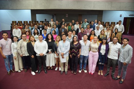 En el auditorio Sebastián Lerdo de Tejada del Palacio Legislativo, este jueves, inició el XVIII Parlamento de la Juventud Veracruzana 2023, organizado por la Comisión Permanente de Juventud, Deporte y Atletas con Discapacidad, el Instituto Veracruzano de la Juventud (IVJ) y la Secretaría de Educación de Veracruz (SEV)