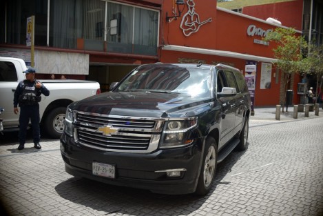  El dirigente estatal del PAN, Federico Salomón, fue interceptado por policías luego de que se le marcó el alto y no se detuvo. Al identificarse, lo dejaron ir en su camionetita. 