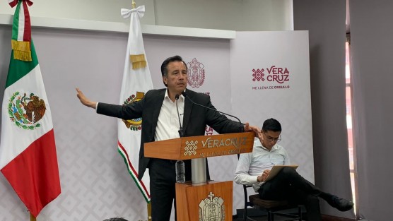 Construir la paz requiere abrir espacios donde la juventud y sociedad puedan desenvolverse de manera sana y a plenitud, conviviendo en armonía para dejar atrás las conductas que rompen con los valores de la familia, afirmó el gobernador Cuitláhuac García Jiménez al insistir en la cultura como eje de transformación.