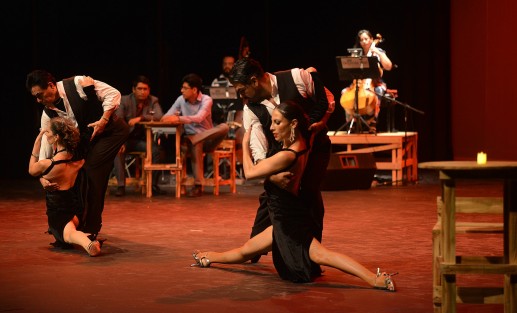 Con gran éxito se realizó la presentación del espectáculo La Noche es Tango, con más de 25 artistas en escena. Este  viernes 18 de agosto el público del Teatro del Estado de la ciudad de Xalapa fue testigo de la última presentación de este show montado por la cantante Tere Aranda.