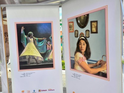 Una Ciudad Teatral es la exposición fotográfica que actualmente se encuentra en la galería peatonal del Corredor Cultural Carlos  Fuentes, en el centro de Xalapa, con motivo del 70 aniversario de la ORTEUV, en la que se presentan imágenes de obras de esa compañía, sin faltar por supuesto Rosalba y los Llaveros, y La Virgen Loca. 