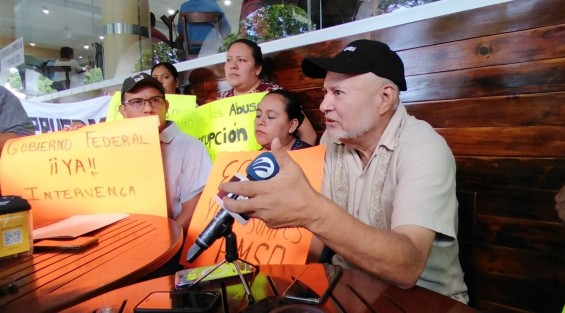Cafetaleros reiteran su reclamo para que sea liberado su compañero Crisanto N y la ex alcaldesa de Ixhuatlán del Café, Viridiana N, a quienes la Fiscalía involucra en el incendio del beneficio de café, AMSA.
