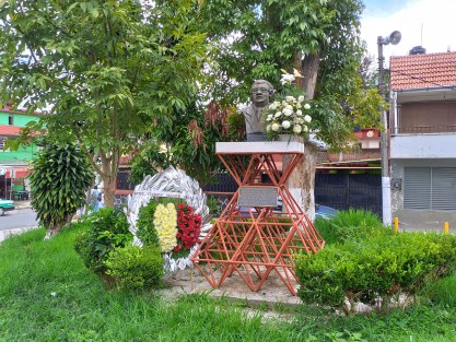 Aunque en el discurso Heberto Castillo es muy recordado actualmente, el día de ayer, 23 de agosto, únicamente el Instituto Flores Magón tuvo a bien recordar con el depósito de una ofrenda floral, el aniversario de su natalicio, en el monumento que se encuentra en la colonia Sebastián Lerdo de Tejada, de Xalapa. 