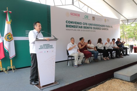 En el marco de la alianza entre las Universidades para el Bienestar Benito Juárez (UBBJ) y la Comisión Federal de Electricidad (CFE), el gobernador Cuitláhuac García Jiménez deseó el mayor de los éxitos a los estudiantes que, tras su esfuerzo y dedicación en proyectos energéticos, integrarán las filas de la empresa pública más grande e importante de México.