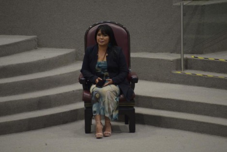 Tras recibir la presea también de manos de la titular del Poder Judicial del Estado, magistrada Lisbeth Aurelia Jiménez Aguirre, la investigadora originaria de la localidad Juan Díaz Covarrubias, municipio de Hueyapan, señaló que todo científico o docente con anhelos de impactar positivamente en la sociedad sigue indiscutiblemente el ejemplo del ingeniero Heberto Castillo.