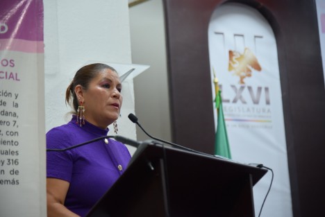 A 16 años de la creación del Instituto Veracruzano de Acceso a la Información y Protección de Datos Personales (IVAI), hoy Veracruz es más transparente, más democrático, afirmó la presidenta Comisión de Transparencia, Acceso a la Información y Parlamento Abierto, diputada Lidia Irma Mezhua Campos, en el acto conmemorativo por el XVI aniversario del organismo garante, celebrado en el Palacio Legislativo.

