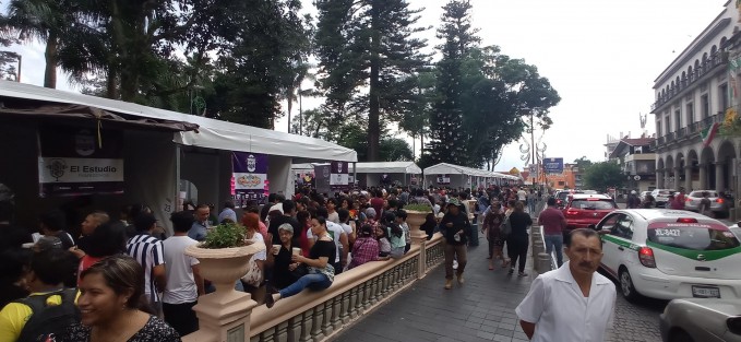 Un año más en que el pambazo triunfa  en Xalapa. Así lució el parque Benito Juárez de Xalapa del 1al 3 de septiembre, donde propios y extraños disfrutaron de la gran variedad de este tan gustado bocadillo. 