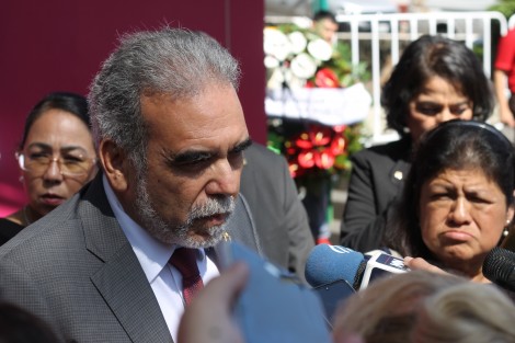 El rector de la Universidad Veracruzana, Martín Aguilar, cuestionado luego de la Guardia de Honor al Padre de la Patria, expresó que la ampliación de la matrícula en la institución a su cargo está sujeta a la ampliación del presupuesto. En el  periodo que inició se incrementaron unos 600 lugares y se espera sean 1200 el próximo año. 