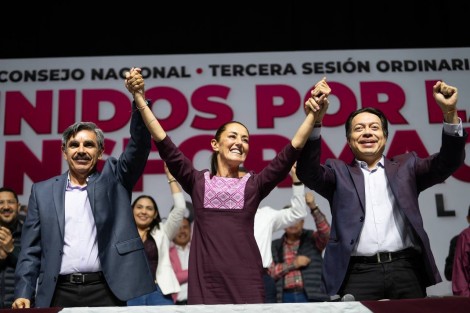 Durante la Tercera Sesión Ordinaria del Consejo Nacional de MORENA, en la Ciudad de México, se formalizó el nombramiento de Claudia Sheinbaum como coordinadora de defensa de la transformación, léase, próxima aspirante a la Presidencia de la República. 