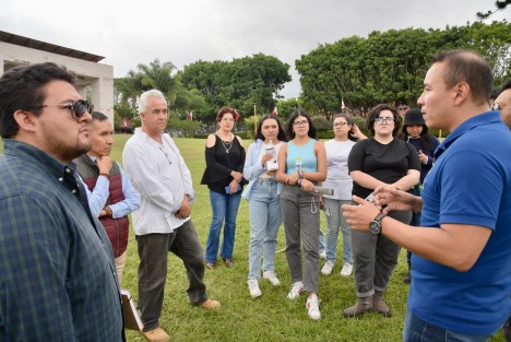 Como parte del proceso de recepción de proyectos del Memorial de las y los Héroes Veracruzanos de la Salud, el Congreso del Estado recibió a estudiantes de Arquitectura de las universidades Anáhuac, Campus Xalapa, y Gestalt de Diseño, quienes conocieron el espacio destinado para la construcción de dicha obra y además recorrieron las instalaciones del Palacio Legislativo.