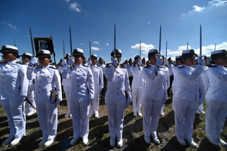 Acompañado por las presidentas de los poderes Legislativo y Judicial, Margarita Corro y Lisbeth Jiménez; secretarios de despacho y mandos de Ejército y Marina, el gobernador Cuitláhuac García encabezó en la Fortaleza de San Carlos, en Perote,  la ceremonia conmemorativa al 176 Aniversario del sacrificio de los Niños Héroes en Chapultepec.