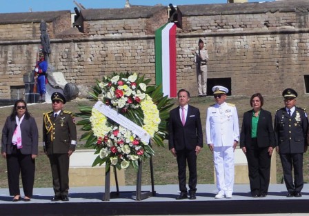 Integrantes de la LXVI Legislatura, encabezados por la presidenta de la Mesa Directiva, diputada Margarita Corro Mendoza, y por el presidente de la Junta de Coordinación Política, diputado Juan Javier Gómez Cazarín, asistieron al acto conmemorativo por el CLXXVI aniversario de la gesta de los Niños Héroes, celebrado en la Fortaleza de San Carlos, en la ciudad de Perote, Veracruz.