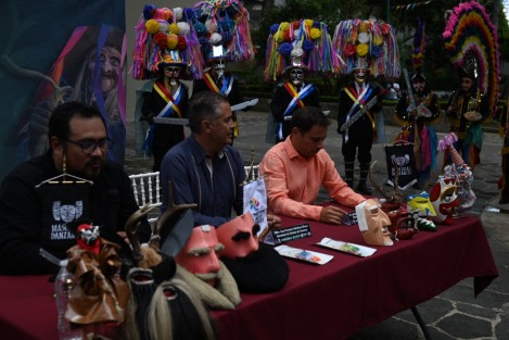 Funcionarios de la  Secretaría de Turismo presentaron el Tercer Festival Nacional Máscaras Danzantes, en el barrio mágico de Xalllitic en Xalapa, el cual será del 14 al 17 de diciembre en Coscomatepec.