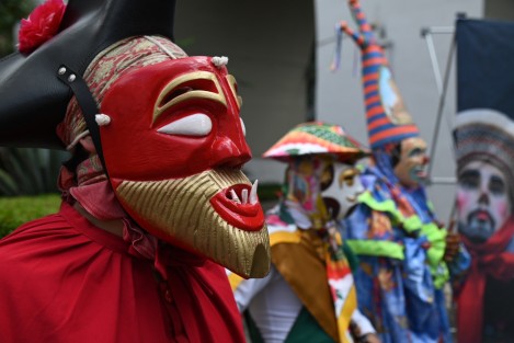 Funcionarios de la  Secretaría de Turismo presentaron el Tercer Festival Nacional Máscaras Danzantes, en el barrio mágico de Xalllitic en Xalapa, el cual será del 14 al 17 de diciembre en Coscomatepec.