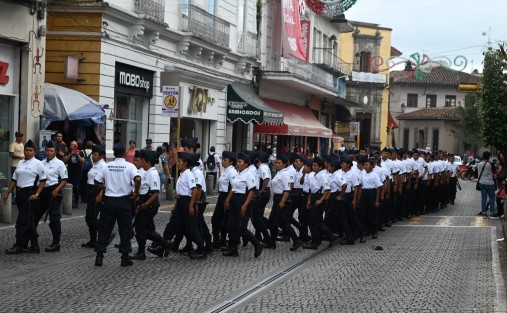 Cientos de elementos de las corporaciones de Seguridad fueron desplegados en el primer cuadro de la ciudad de Xalapa, para la ceremonia de El Grito de Independencia. 