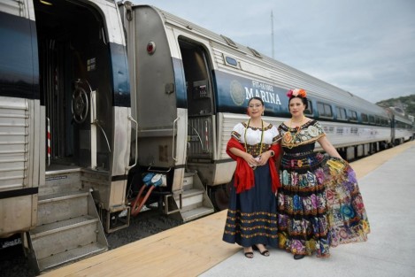 Acompañado de los gobernadores de Oaxaca y Veracruz, el Presidente Andrés Manuel López Obrador, realizó el primer recorrido de prueba del Tren de Pasajeros del Corredor Interoceánico del Istmo de Tehuantepec.