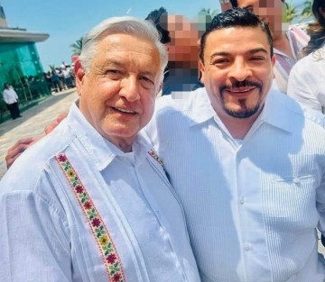 Juan  Javier Gómez Cazarín, Diputado local. Presidente de la Junta de Coordinación Política del Congreso de Veracruz con el Presidente Andrés Manuel López Obrador. 