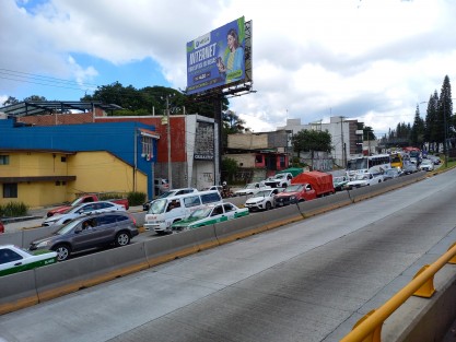 Debido a la obra de ampliación de Lázaro Cárdenas a la altura de plaza Animas, las avenidas Murillo Vidal y 20 de Noviembre, presentaron gran congestionamiento vial demorando los recorridos hasta cerca de una hora. 
