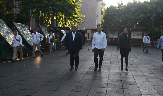 El gobernador del estado, Cuitláhuac García Jiménez, encabezó la ceremonia de conmemoración del Día Nacional de la Protección Civil, la cual inició antes de las 7 de la mañana en el marco de la memoria por los sismos de 1985 y 2017 de la Ciudad de México. 