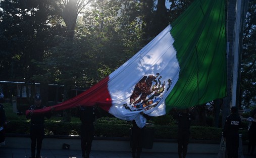 El gobernador del estado, Cuitláhuac García Jiménez, encabezó la ceremonia de conmemoración del Día Nacional de la Protección Civil, la cual inició antes de las 7 de la mañana en el marco de la memoria por los sismos de 1985 y 2017 de la Ciudad de México. 