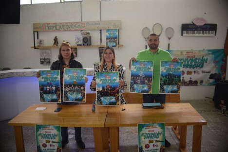 Autoridades de la Secretaría de Turismo y Cultura (SECTUR) presentaron la Invasión Jarocha en conocido café del centro de Xalapa.