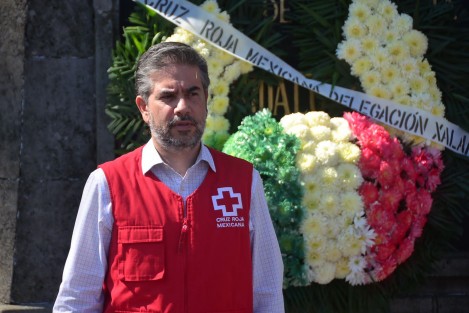 Personal de la Cruz Roja rindió guardia de honor a Miguel Hidalgo y Costilla en el 213 aniversario del inicio de la Independencia. Fueron encabezados por Antonio Limón Cházaro.