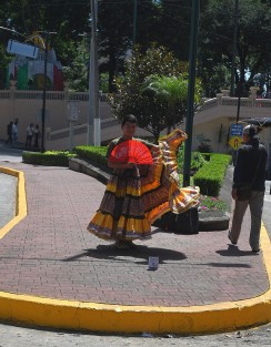 Ganarse honradamente un ingreso extra, al estilo muxe, región Xalapa.