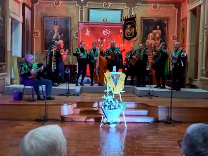 Como parte de los festejos por el 180 Aniversario del Colegio Preparatorio de Xalapa, se rindió homenaje póstumo al Maestro Esteban Rizo Báez fundador de la Estudiantina de esa institución.