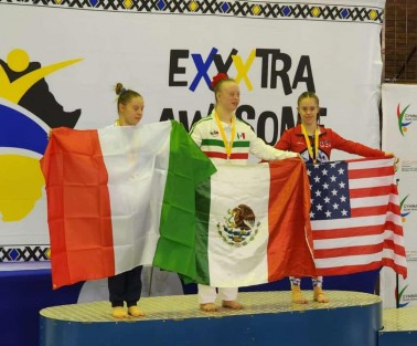  La atleta veracruzana María Bárbara Wetzel Aguilar, Bibi, se encuentra participando con en el mundial de Gimnasia Artística Femenil para atletas con síndrome de Down, en Sudáfrica, donde se agenció la medalla de oro en la categoría All Around. 