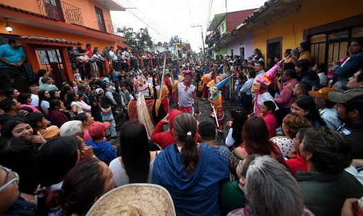 Esta danza sigue muy arraigada en las pequeñas poblaciones de la región de Naolinco, ya que los danzantes, pobladores del lugar, interactúan con el público de manera chusca, lo que constituye un atractivo extra para quienes la presencian, máxime cuando provienen de culturas muy diferentes. 