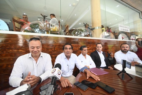Un grupo de personajes de diversos ámbitos en Xalapa, manifestaron su apoyo en un café del centro de la ciudad, al diputado federal plurinominal de la 5a. Circunscripción, Sergio Gutiérrez, en su propósito  de encabezar el proceso por Morena para las venideras elecciones