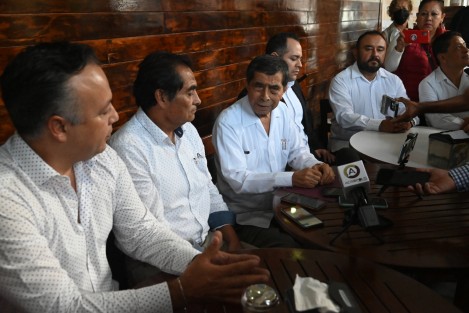 Un grupo de personajes de diversos ámbitos en Xalapa, manifestaron su apoyo en un café del centro de la ciudad, al diputado federal plurinominal de la 5a. Circunscripción, Sergio Gutiérrez, en su propósito  de encabezar el proceso por Morena para las venideras elecciones